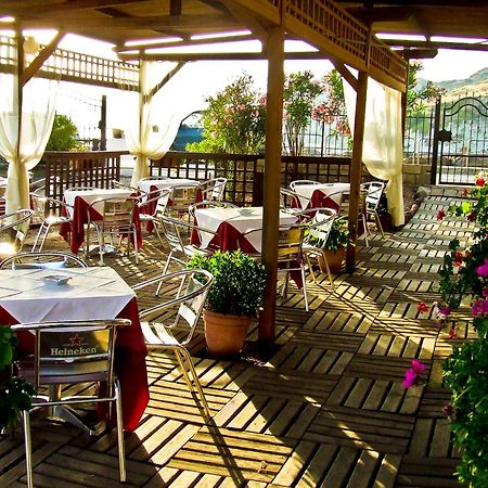 Hotel Miramare Bosa Marina Exterior photo